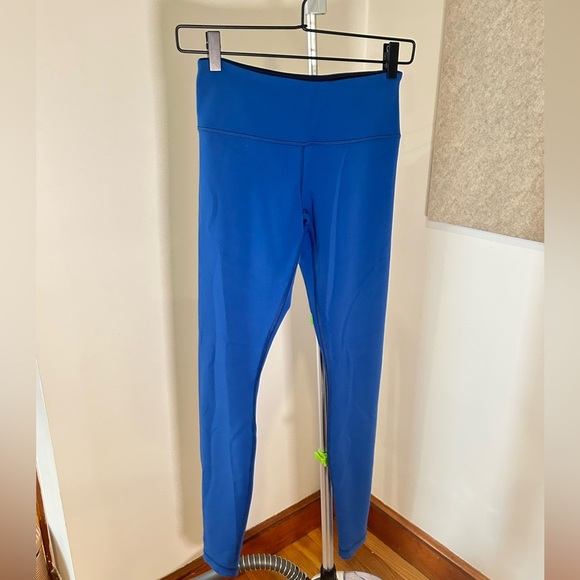 Lululemon Wunder Under Leggings (Reversible) - Black & Pipe Dream Blue - Picture 5 of 8